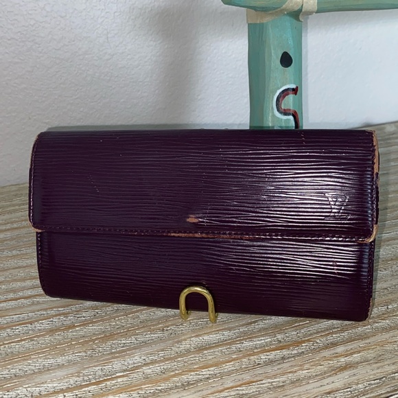 Louis Vuitton - Plum/Purple LV Epi Long Wallet - Picture 2 of 16